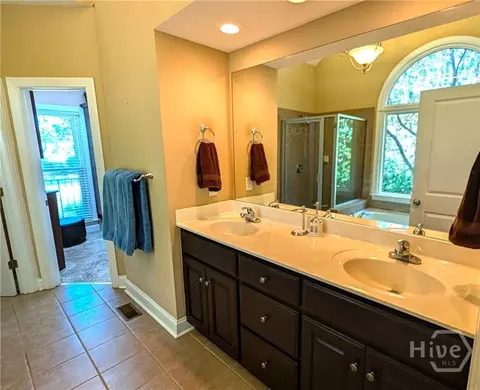 Bath - 1141 Southwind Dr, Bishop, GA 30621 photo 2 of 9