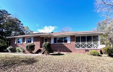 1021 Thomas Dr, Greensboro, GA 30642