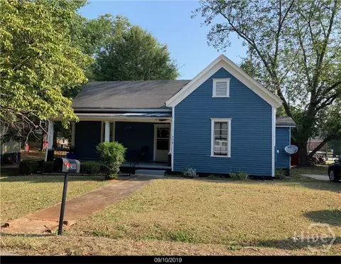 238 Holly St, Social Circle, GA 30025