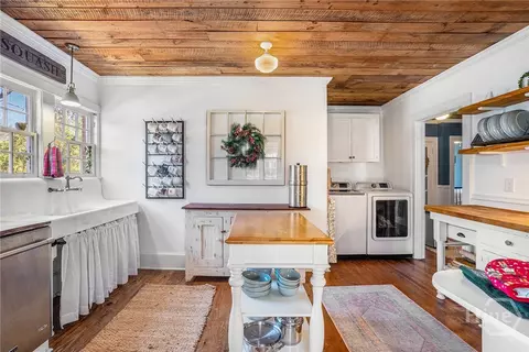 Kitchen - 17 W Wright St, Winder, GA 30680 photo 2 of 3