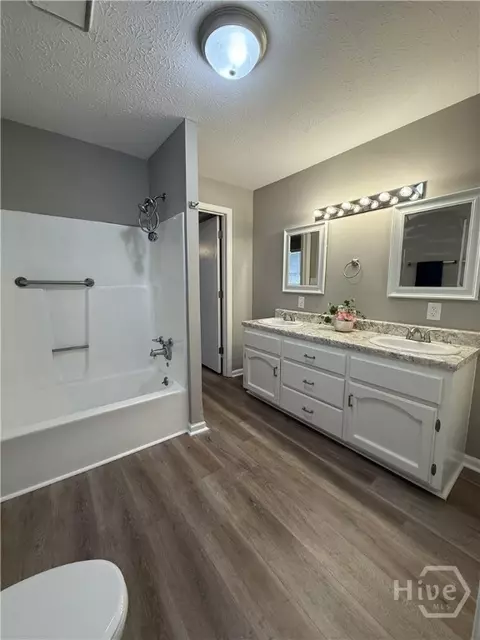 Bath - 7924 Jefferson Rd, Athens, GA 30607 photo 1 of 4