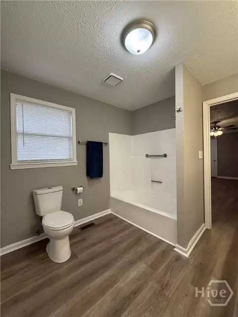 Bath - 7924 Jefferson Rd, Athens, GA 30607 photo 2 of 4