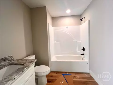 Bath - 125 Laurel Ave, Comer, GA 30629 photo 2 of 2