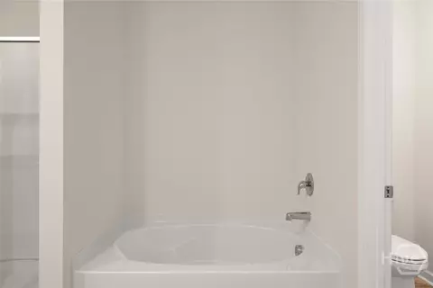 Bath - 399 Abbott Rd, Statham, GA 30666 photo 2 of 3