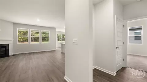 Entry Way - 422 Abbott Rd, Statham, GA 30666 photo 4 of 9