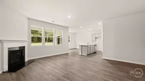 Living - 422 Abbott Rd, Statham, GA 30666 photo 2 of 5