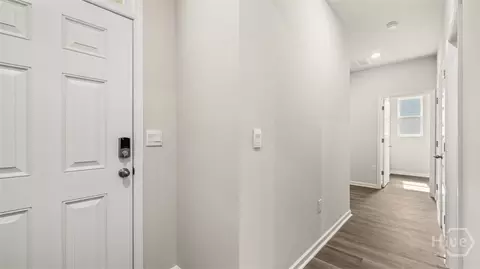 Entry Way - 422 Abbott Rd, Statham, GA 30666 photo 7 of 9