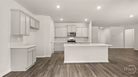 Kitchen - 422 Abbott Rd, Statham, GA 30666 photo 2 of 4