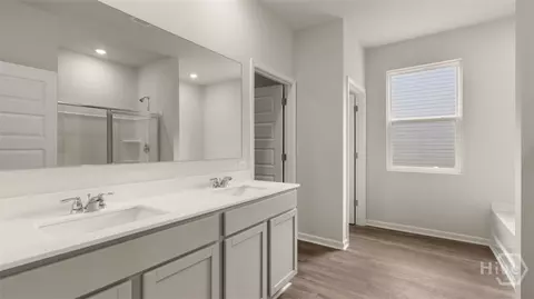 Entry Way - 422 Abbott Rd, Statham, GA 30666 photo 2 of 9