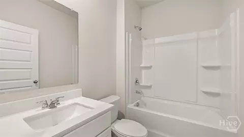 Bath - 406 Abbott Rd, Statham, GA 30666 photo 4 of 5