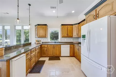 Kitchen - 1885 Silver Oak Dr, Bethlehem, GA 30620 photo 3 of 4