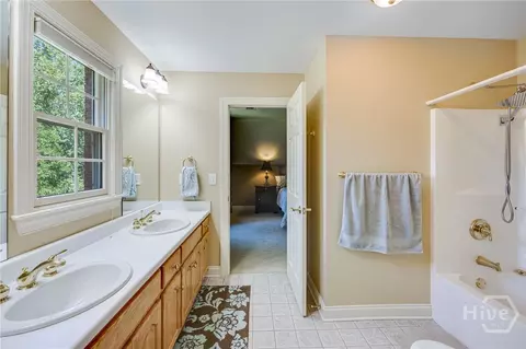 Bath - 1885 Silver Oak Dr, Bethlehem, GA 30620 photo 7 of 8
