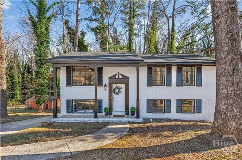 140 Merlin Dr, Athens, GA 30606