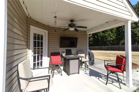 Exterior - 609 Mcdowell Ln, Bethlehem, GA 30620 photo 3 of 3