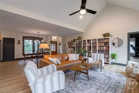 Living - 130 Live Oak Ln, Comer, GA 30629 photo 3 of 5