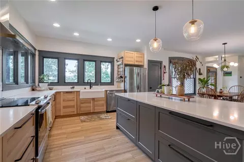 Kitchen - 130 Live Oak Ln, Comer, GA 30629 photo 2 of 7