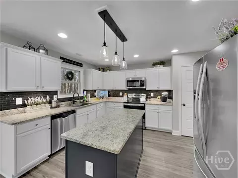 Kitchen - 88 Fair Oaks Ct, Commerce, GA 30529 photo 2 of 4