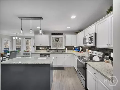 Kitchen - 88 Fair Oaks Ct, Commerce, GA 30529 photo 3 of 4