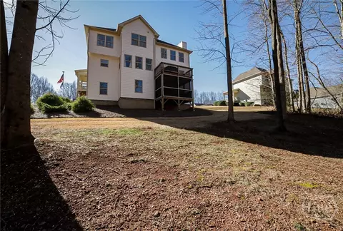 Exterior - 88 Fair Oaks Ct, Commerce, GA 30529 photo 14 of 17