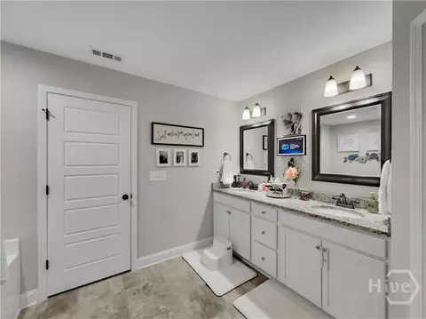 Bath - 88 Fair Oaks Ct, Commerce, GA 30529 photo 2 of 3