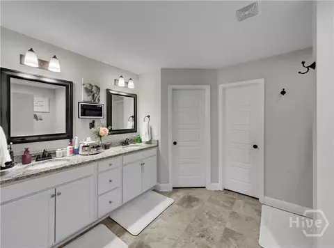 Entry Way - 88 Fair Oaks Ct, Commerce, GA 30529 photo 5 of 6