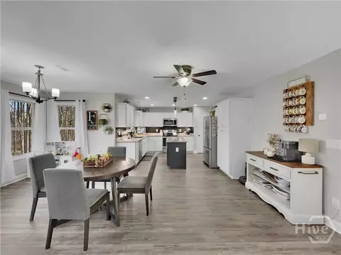 Dining - 88 Fair Oaks Ct, Commerce, GA 30529 photo 3 of 3