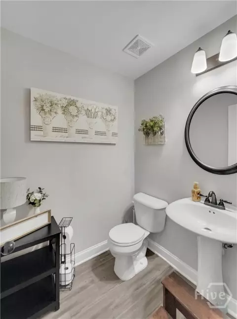 Bath - 88 Fair Oaks Ct, Commerce, GA 30529 photo 1 of 3