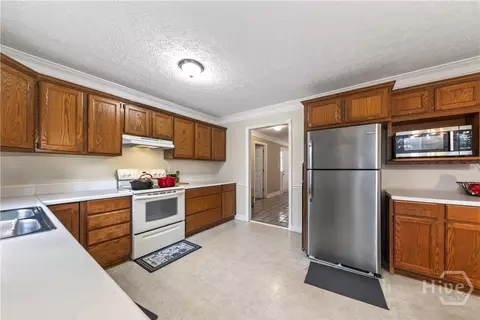 Kitchen - 149 Buttonwood Loop, Athens, GA 30605 photo 1 of 4
