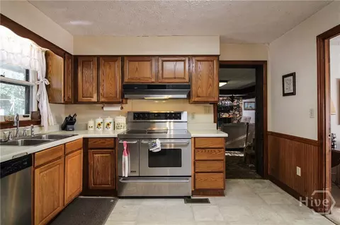 Kitchen - 921 Highway 72 E, Comer, GA 30629 photo 3 of 6