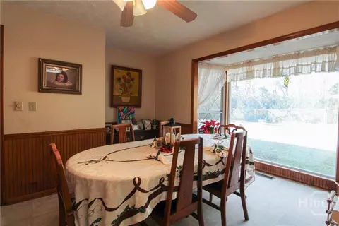 Dining - 921 Highway 72 E, Comer, GA 30629 photo 1 of 2