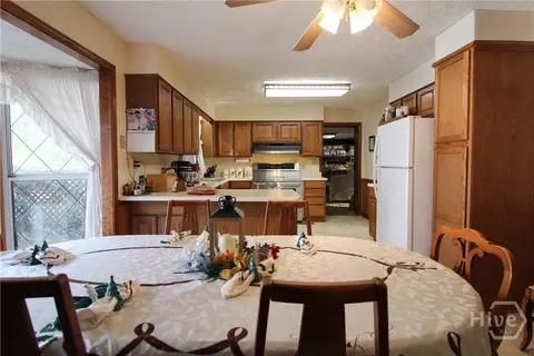Kitchen - 921 Highway 72 E, Comer, GA 30629 photo 5 of 6
