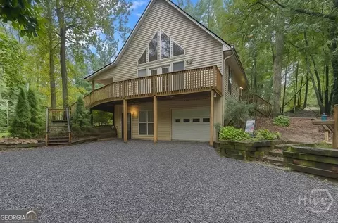 805 Beaver Lake Dr, Clarkesville, GA 30523