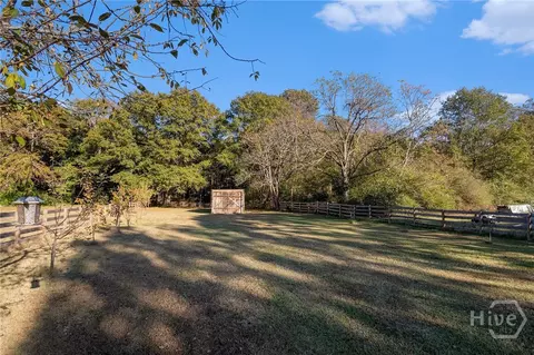 Exterior - 204 Maple St, Stephens, GA 30667 photo 6 of 11