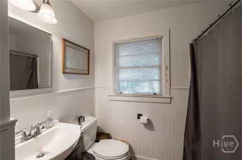 Bath - 170 Jefferson River Rd, Athens, GA 30607 photo 1 of 1