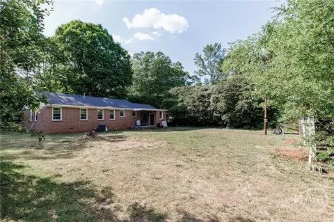 Exterior - 170 Jefferson River Rd, Athens, GA 30607 photo 6 of 11