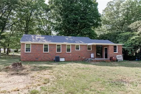 Exterior - 170 Jefferson River Rd, Athens, GA 30607 photo 7 of 11