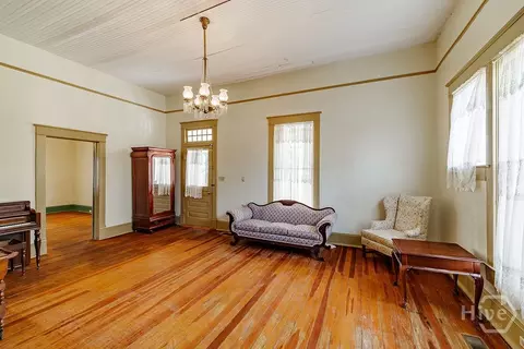 Living - 2351 Elder Rd Ext, Bishop, GA 30621 photo 3 of 5