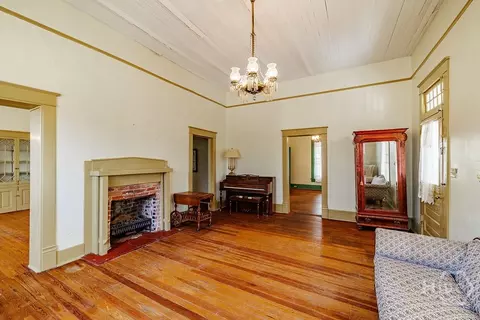 Living - 2351 Elder Rd Ext, Bishop, GA 30621 photo 2 of 5