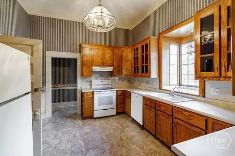 Kitchen - 2351 Elder Rd Ext, Bishop, GA 30621 photo 2 of 3
