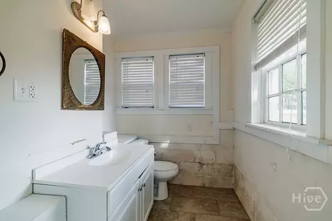 Bath - 2351 Elder Rd Ext, Bishop, GA 30621 photo 5 of 5