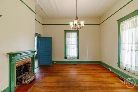 Living - 2351 Elder Rd Ext, Bishop, GA 30621 photo 4 of 5