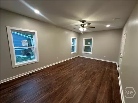 Living - 113 Sidetrack Cir, Comer, GA 30629 photo 4 of 7