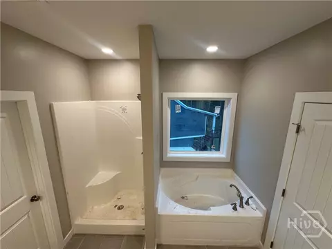 Bath - 113 Sidetrack Cir, Comer, GA 30629 photo 4 of 7