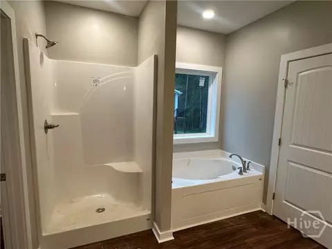 Bath - 113 Sidetrack Cir, Comer, GA 30629 photo 3 of 7