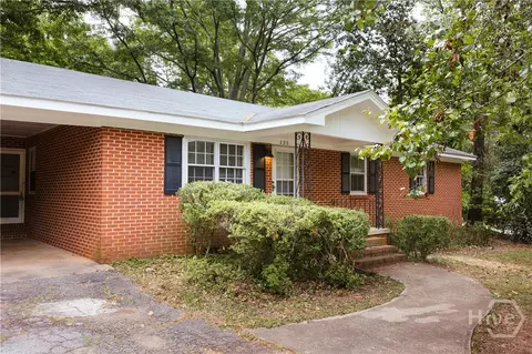 135 Cavalier Ct, Athens, GA 30606