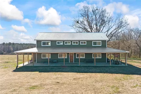 2456 Tex Smith Dr, Elberton, GA 30635