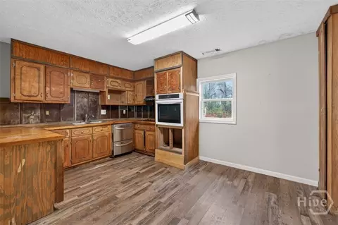 Kitchen - 2669 H D Atha Rd, Monroe, GA 30655 photo 2 of 2