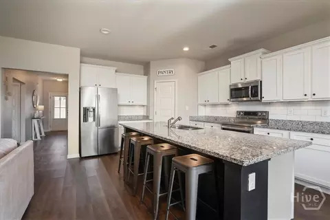Kitchen - 1978 Waterside Cir, Bethlehem, GA 30620 photo 2 of 5