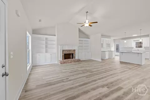 Living - 120 Grace Ln #6, Colbert, GA 30628 photo 1 of 3