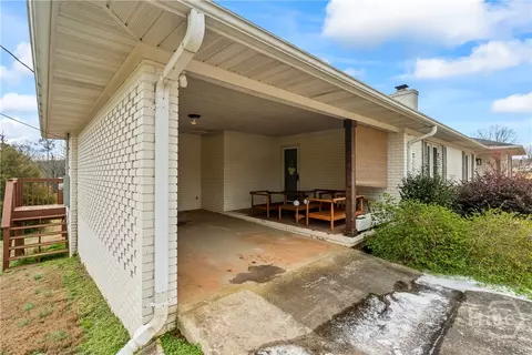 Exterior - 555 Hubbard Rd, Carnesville, GA 30521 photo 11 of 18